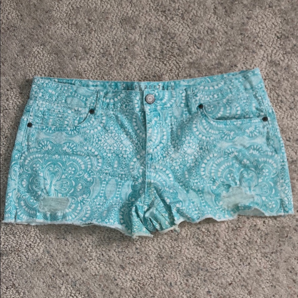 Aeropostale blue and white floral pattern shorts